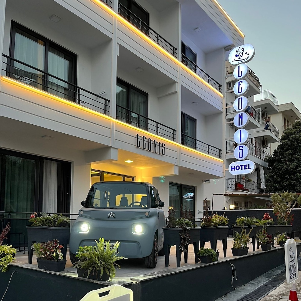 Leonis Hotel 1/50