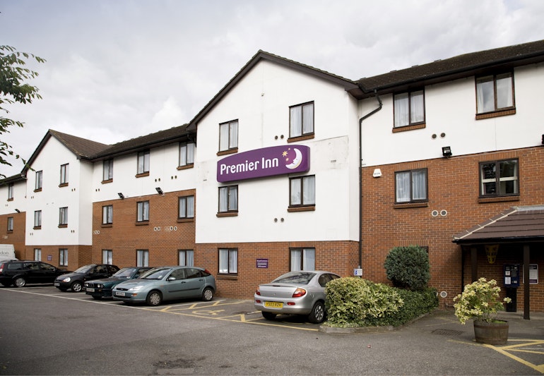 Premier Inn London Hayes Heathrow (North A4020) 17/24