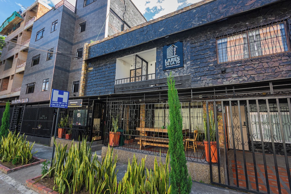 Hotel Lares 70 3/48