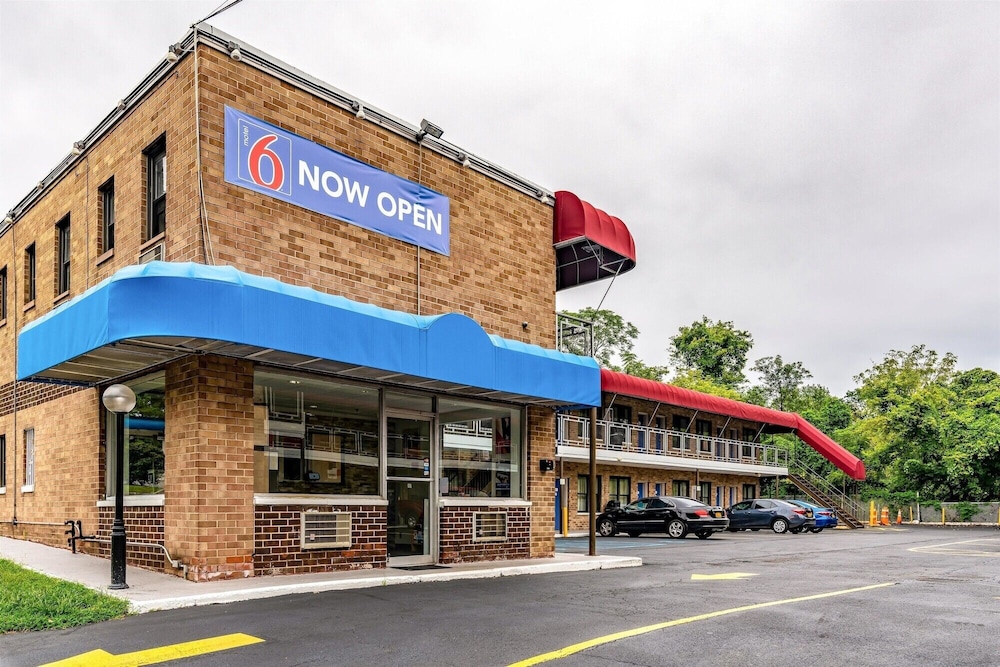 Motel6 Elmsford, NY - White Plains 41/50