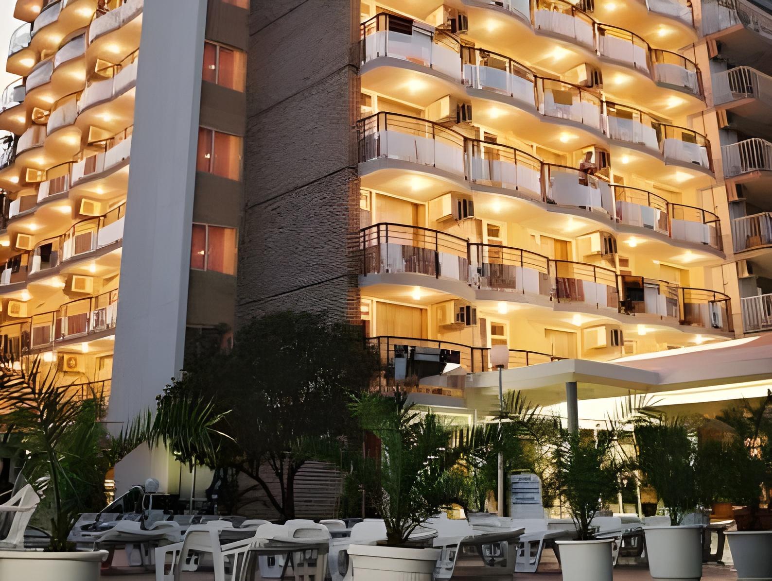 Hotel Yantra 2/21