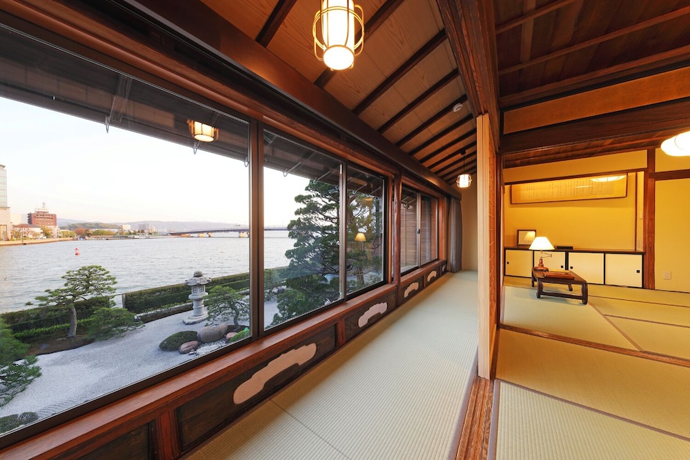 Minamikan 33/33