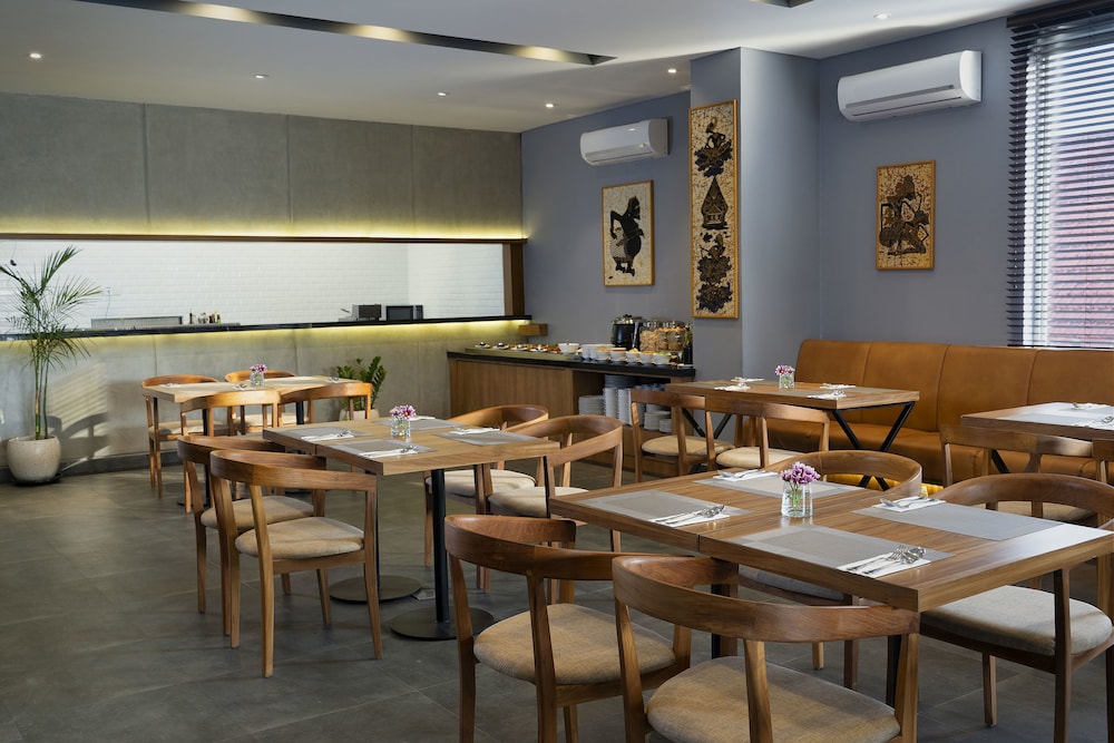 Batiqa Hotel Darmo 58/68