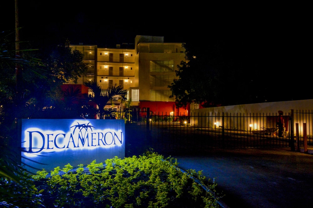 Grand Decameron Cornwall Beach, A Trademark All Inclusive 2/50