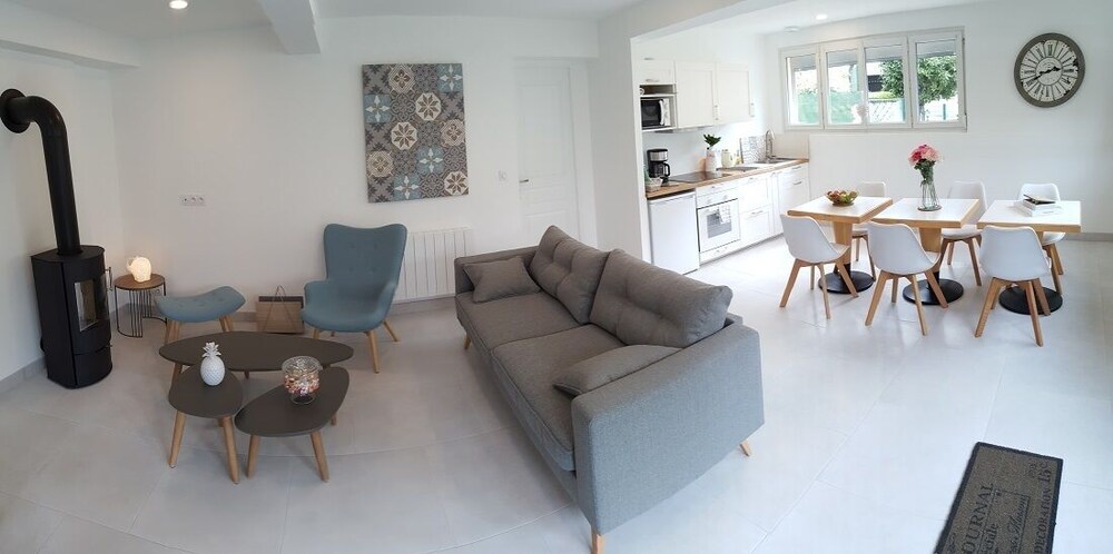 Castel Bayeux Guesthouse 22/50