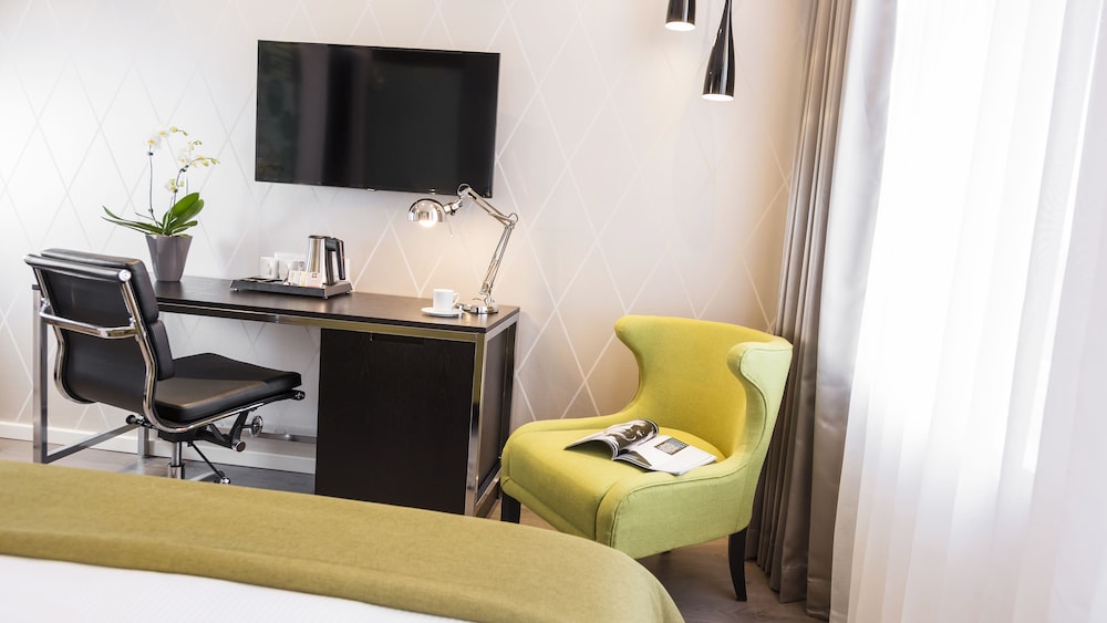 HOLIDAY INN DRESDEN - AM ZWINGER 64/77
