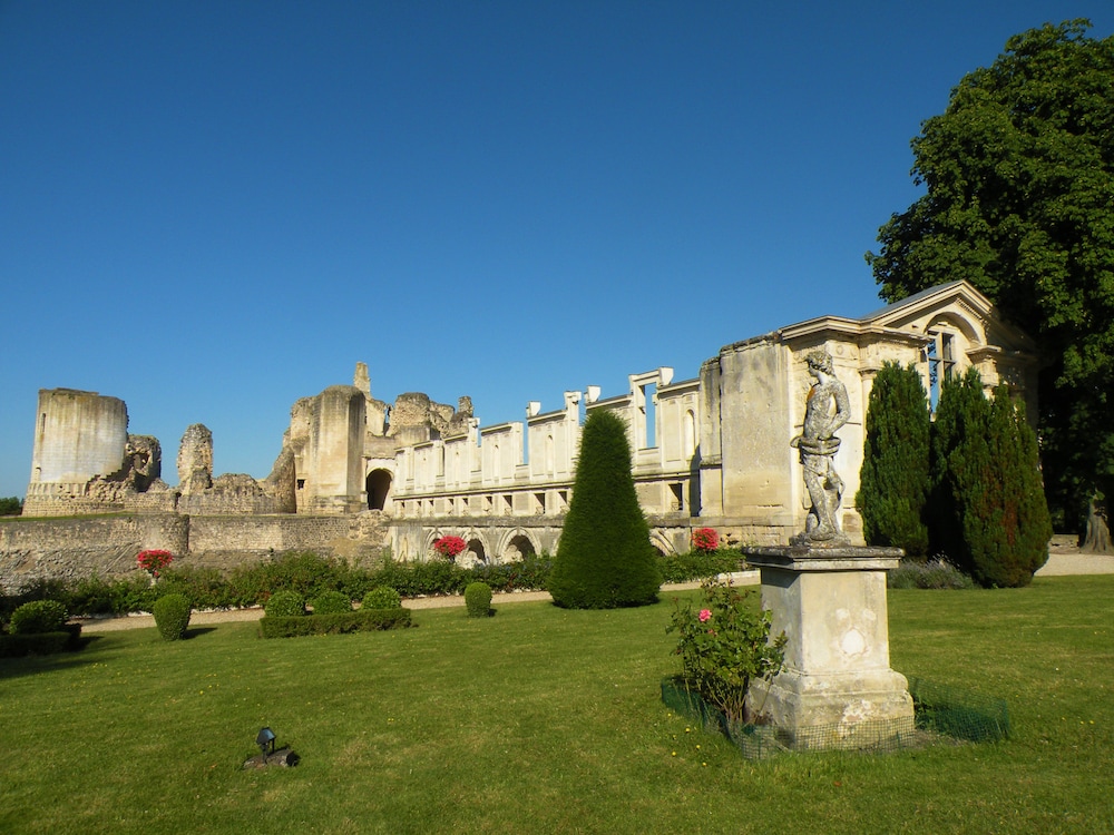CHATEAU DE FERE HOTEL 35/50