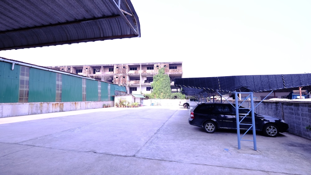 Romyen Garden Place 46/50