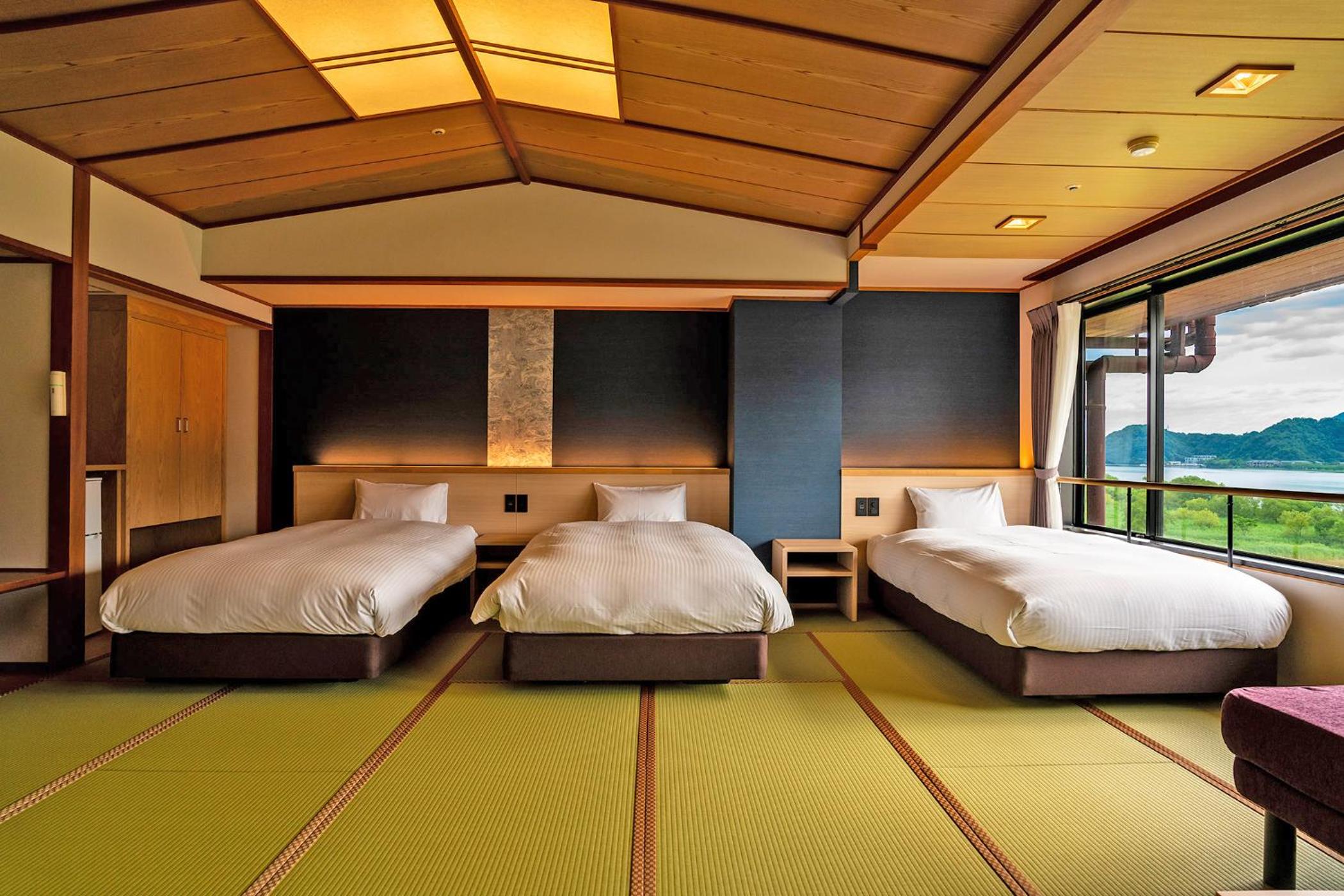 Interior, Japanese, Superior, Triple, Riverside, Bathtub