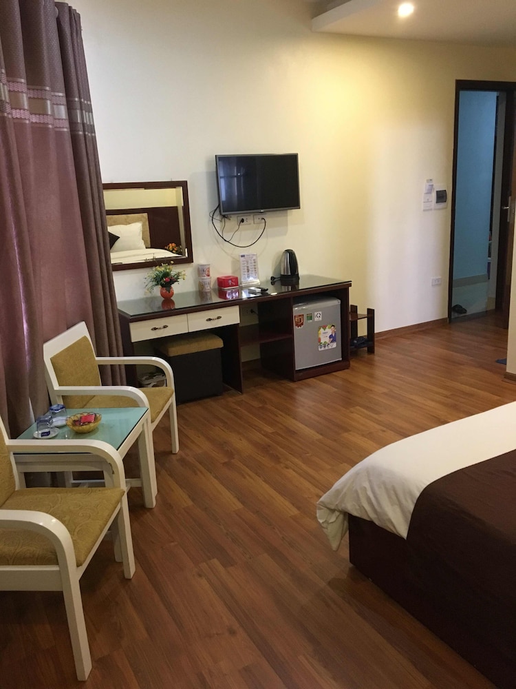 New Airport Hotel 33/50