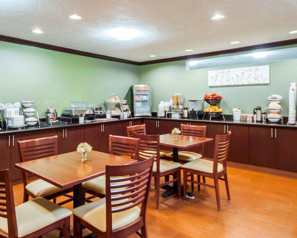 Sleep Inn & Suites Edmond Near University 35/44