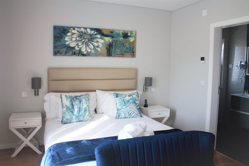 غرفة سوبيريور بسرير كينج بشرفة، Silver Seahorse Garden Retreat 7/7