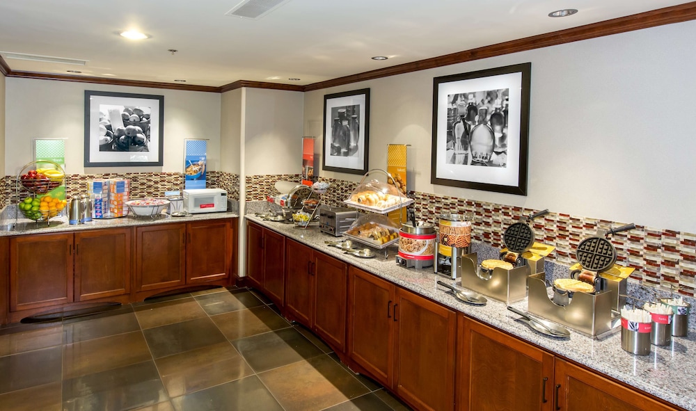 Hampton Inn Hartford Airport 27/44