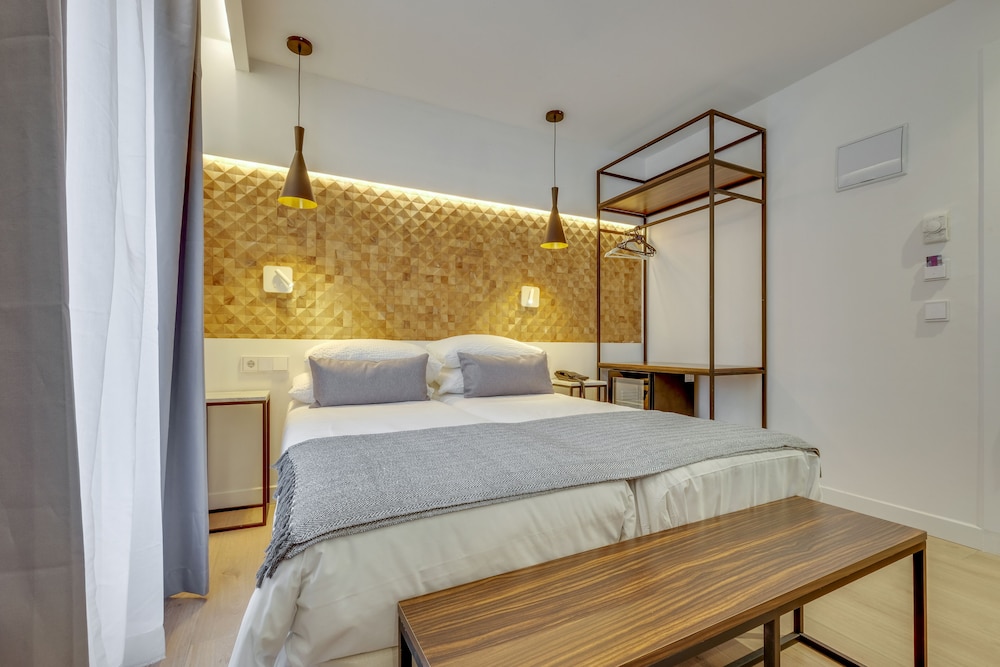 HOTEL BEAUSEJOUR 20/29