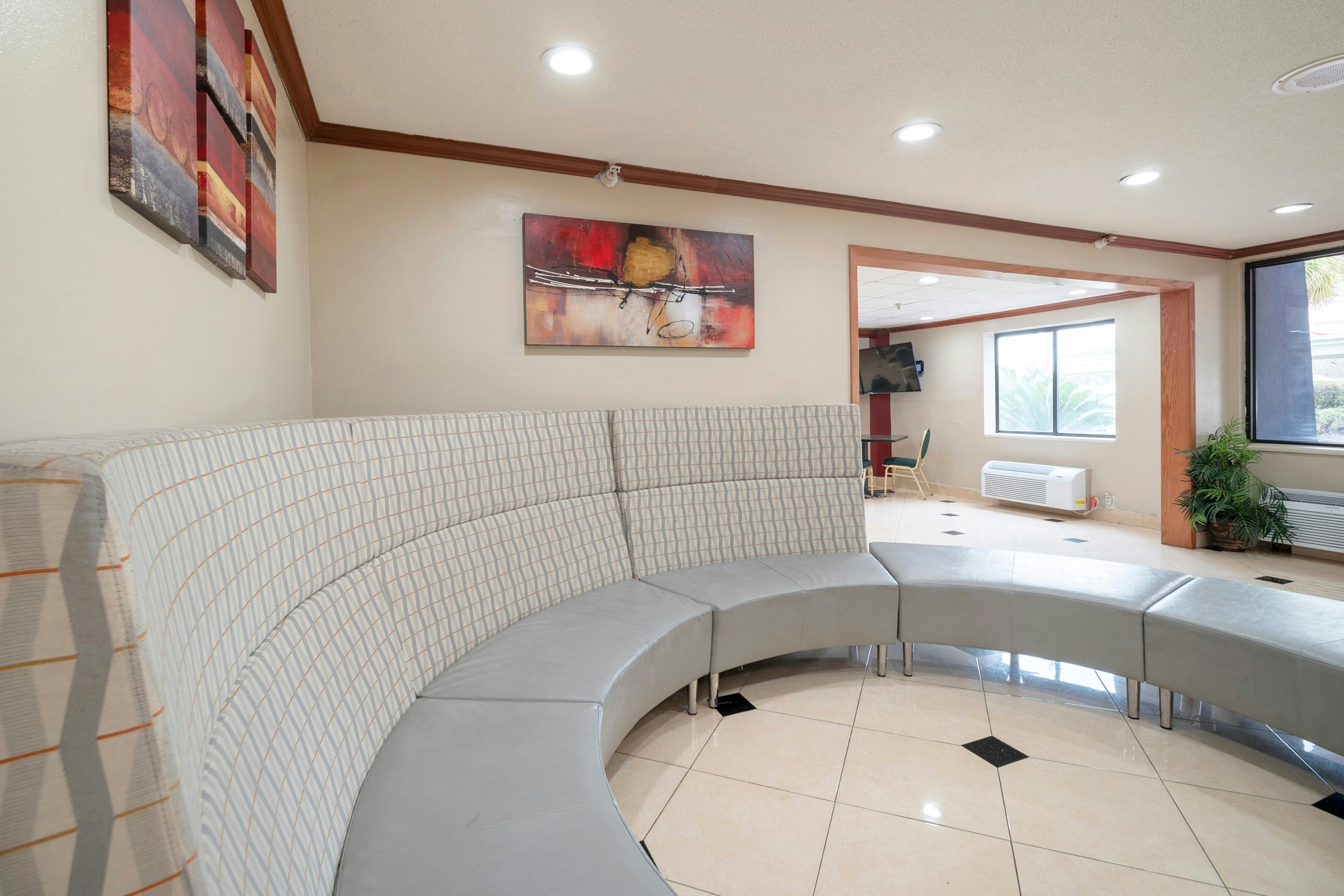 OYO Townhouse Houston Airport North 27/27