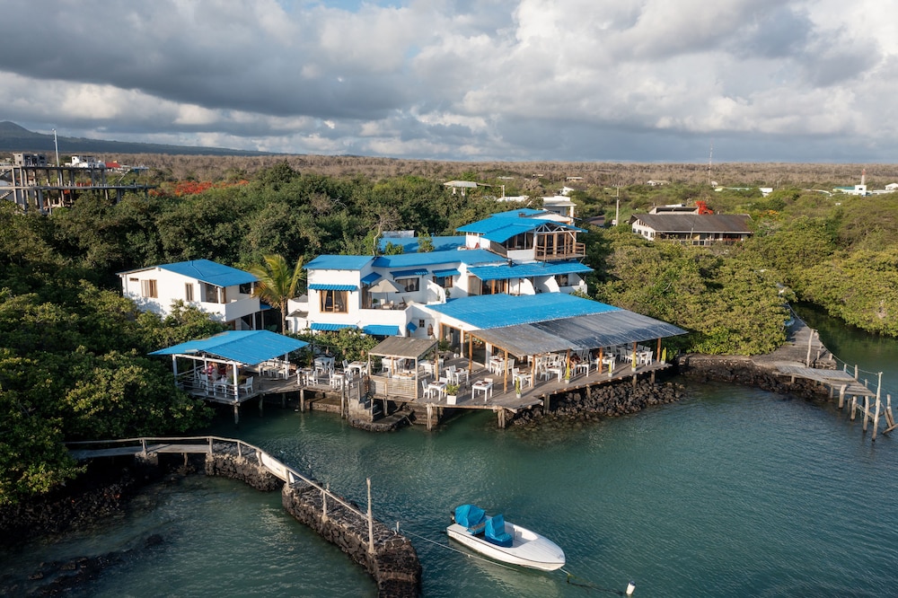 Red Mangrove Aventura Lodge 74/77