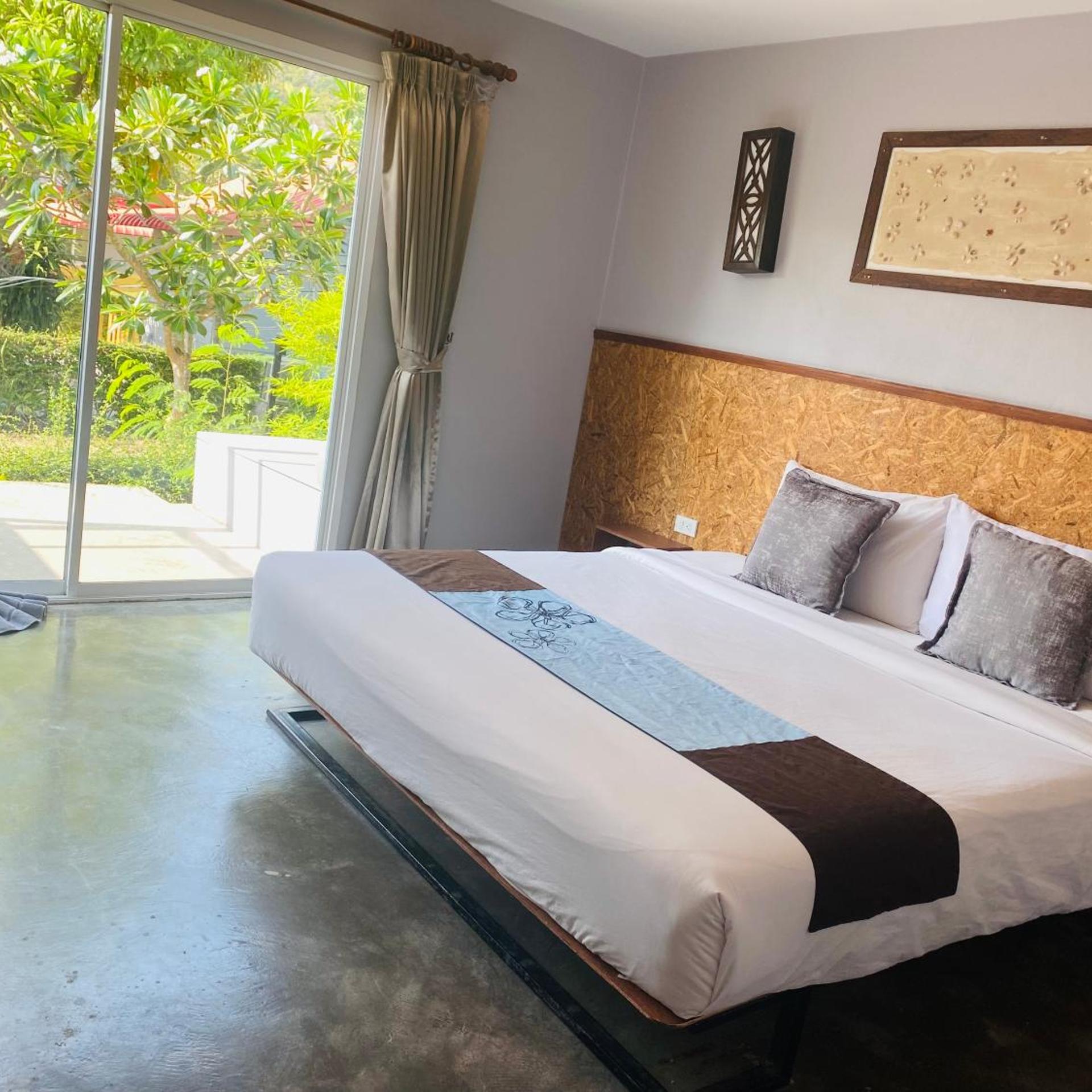 The Hip Resort @ Phi Phi 12/58