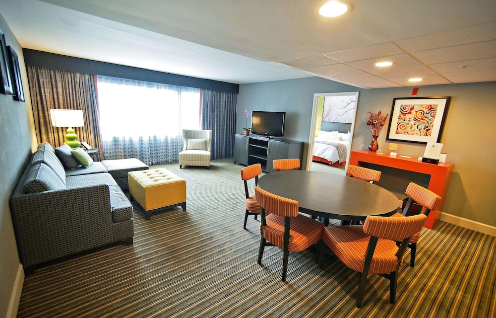 DoubleTree Suites by Hilton Hotel Huntsville South 20/36