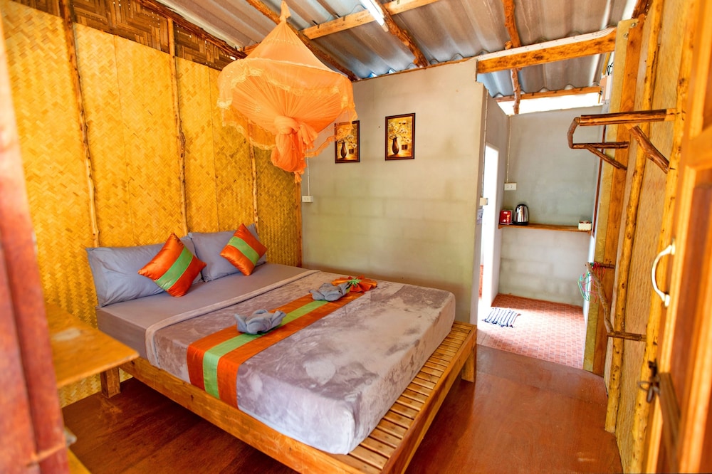 BUNGALOW, GARDEN VIEW, COURTYARD AREA
