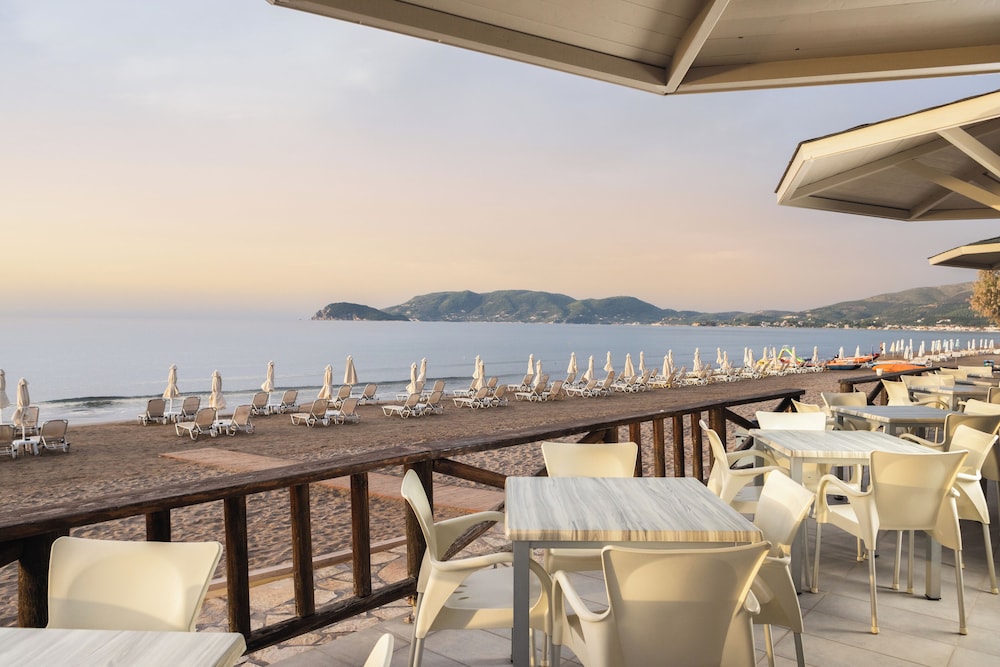 Kalamaki Beach Hotel 36/50
