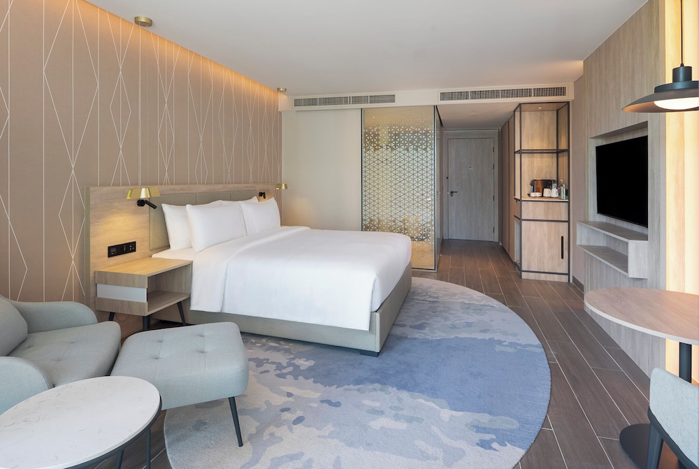 Superior, Twin Beds, with Pool، Radisson Blu Resort, Phuket Mai Khao Beach 9/10