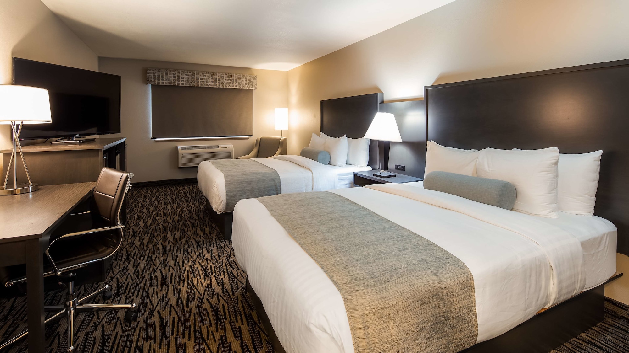 غرفة قياسية بسريرين كوين، Best Western Sawtooth Inn & Suites 5/9