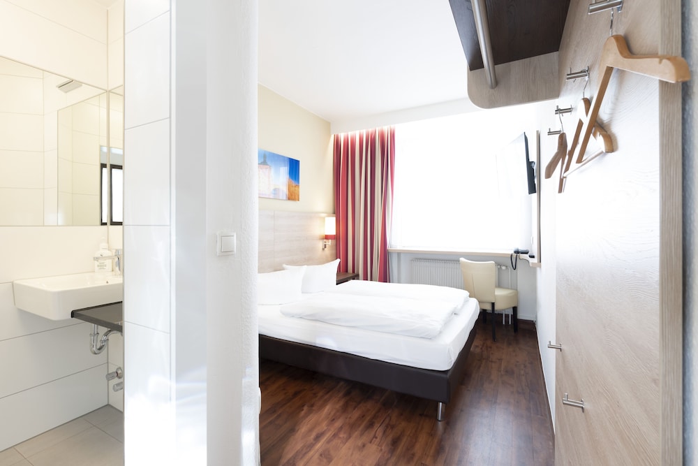 Hotel National 24/72