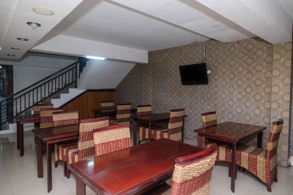 RedDoorz Plus Grand Populer Hotel (ex Nida Rooms Makassar Sulawesi) 28/33