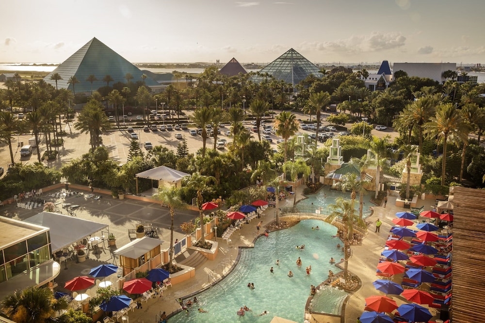 Moody Gardens Hotel Spa And Convention Center 4/28
