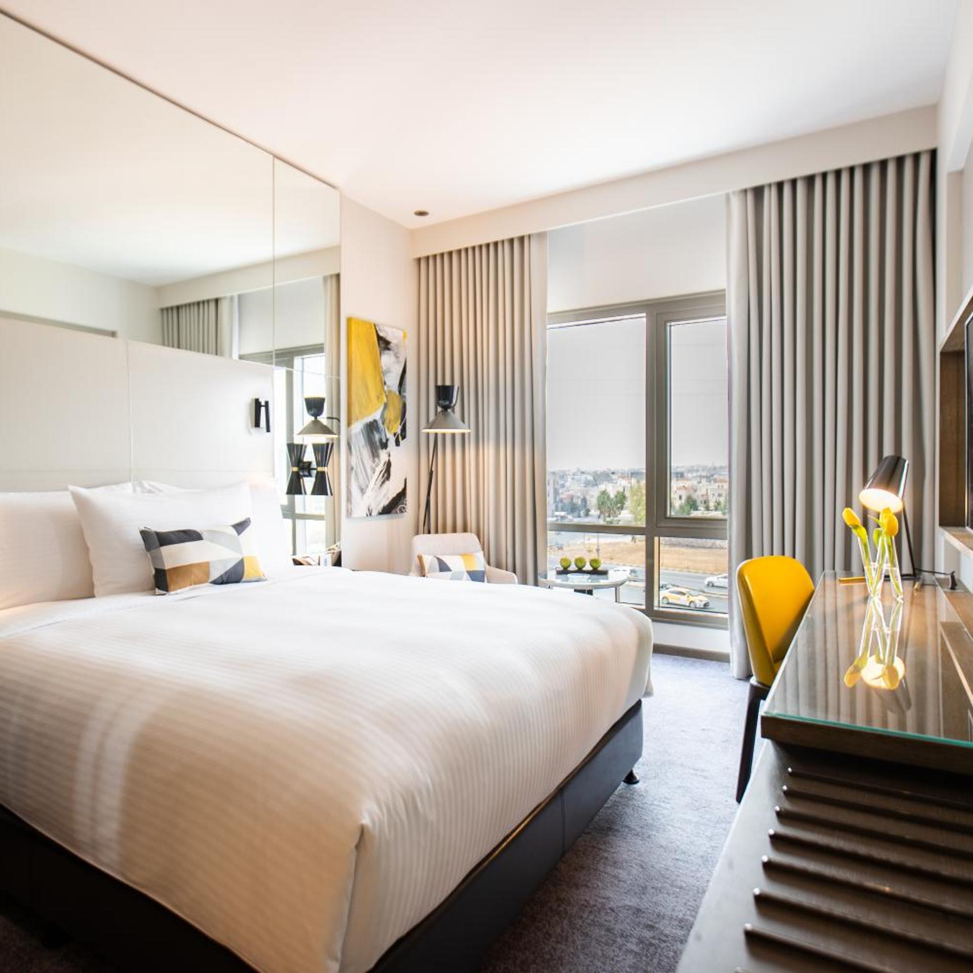 Centro, Family, Twin Beds, Queen Bed