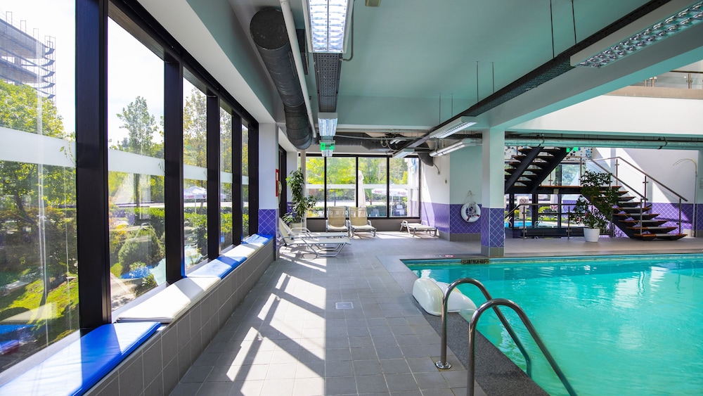 Mak Albania Hotel 37/64