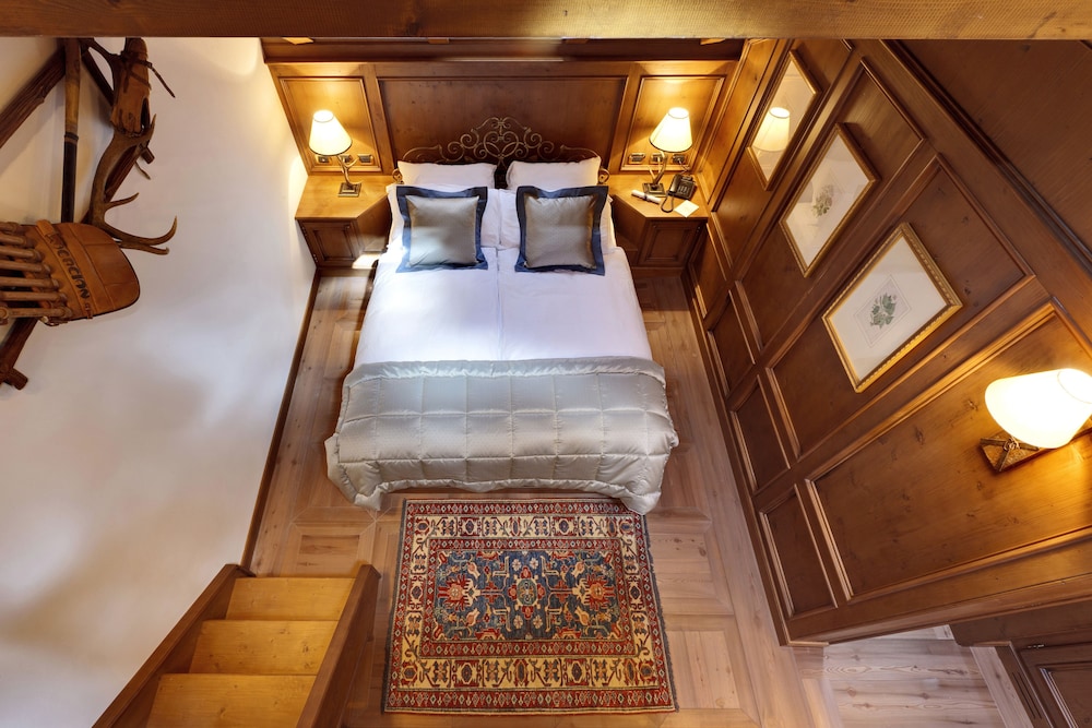 Ambra Cortina Luxury Fashion Boutique Hotel 34/55