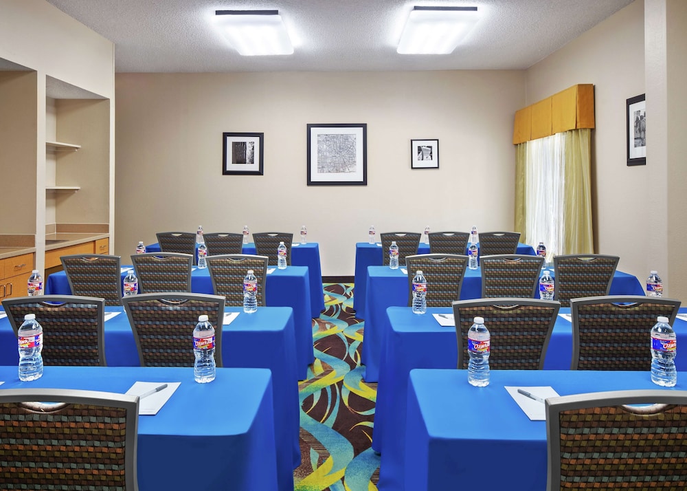 Hampton Inn Dallas-Irving-Las Colinas 42/48