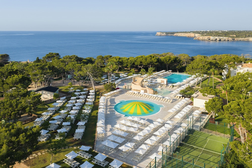 Iberostar Waves Club Cala Barca 1/50