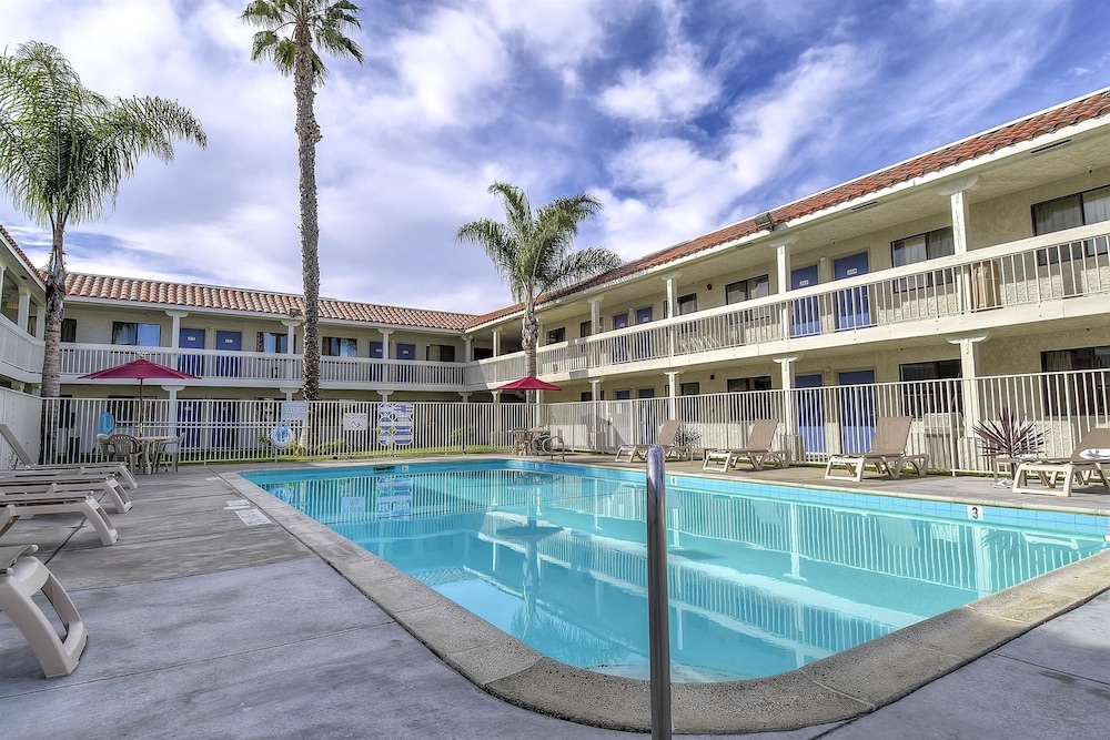 Motel6 Carlsbad, CA Beach 8/50