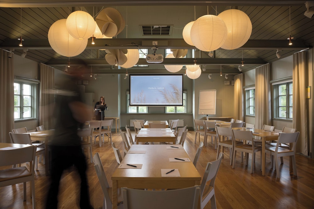 Marholmen Hotell and Conference AB 65/81