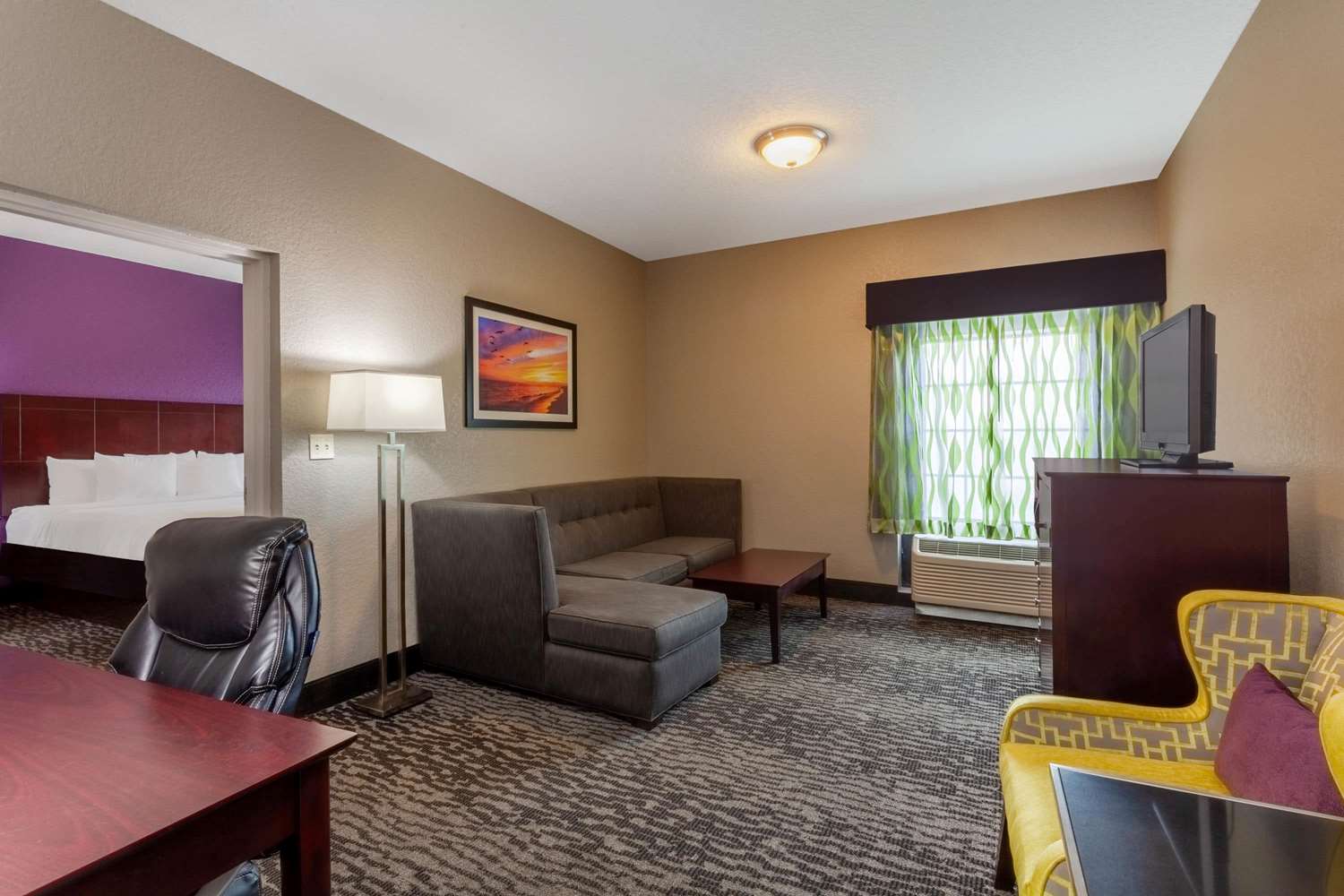 La Quinta Inn & Suites by Wyndham Port Orange / Daytona 42/57