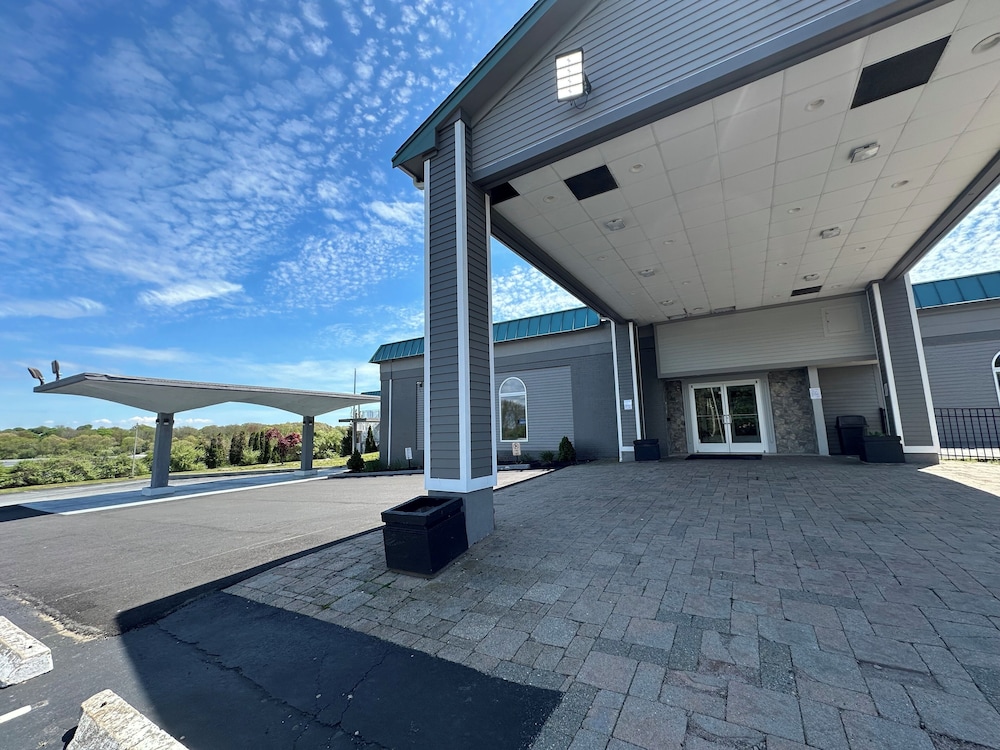 New Bedford Inn Suites 61/69