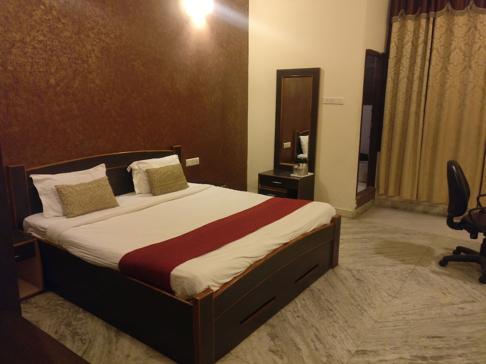 Savi Regency Hotel 11/36