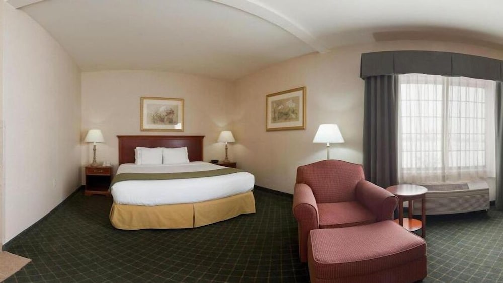 Holiday Inn Express Lebanon 16/36