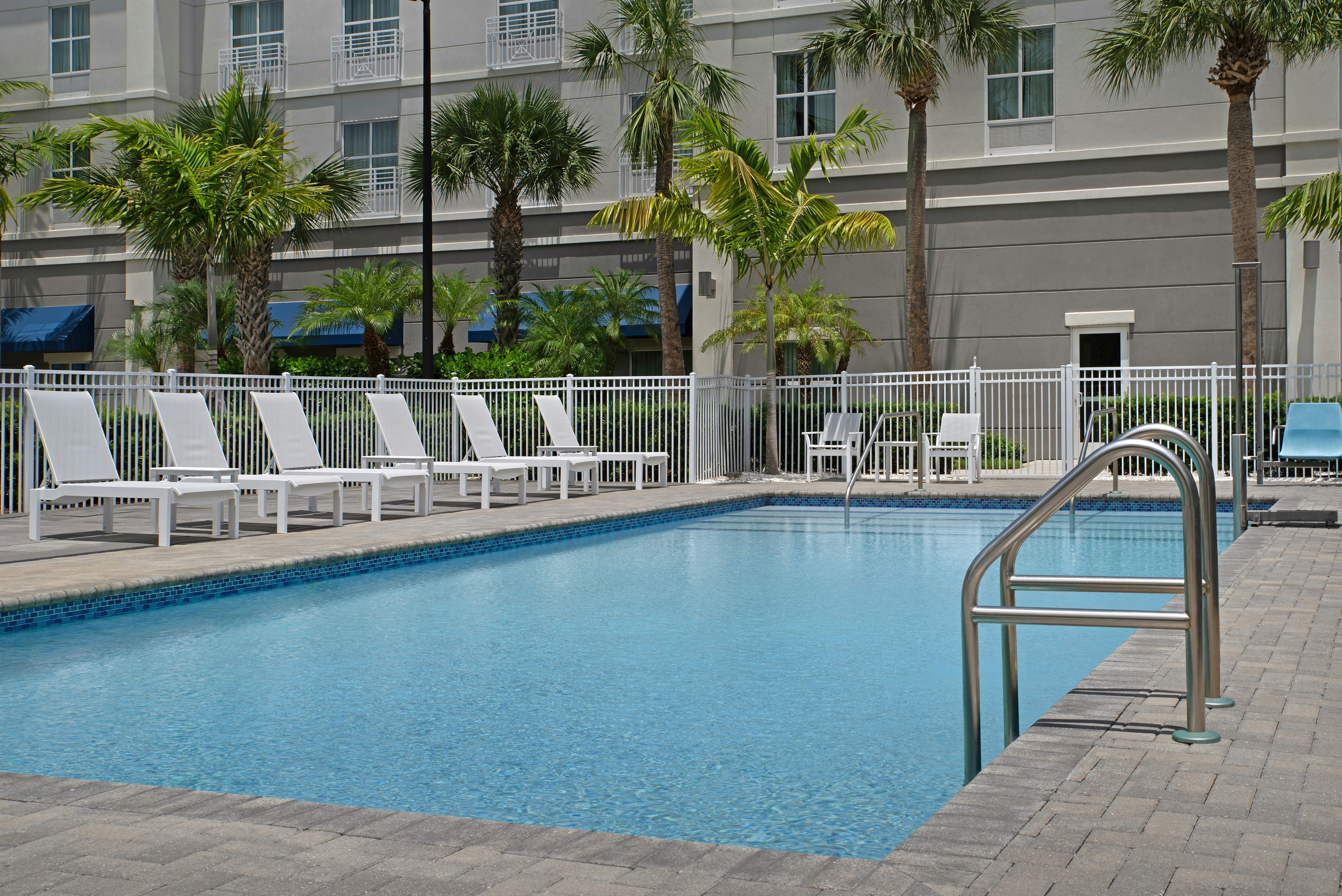 Hampton Inn and Suites Vero Beach Downtown 45/45
