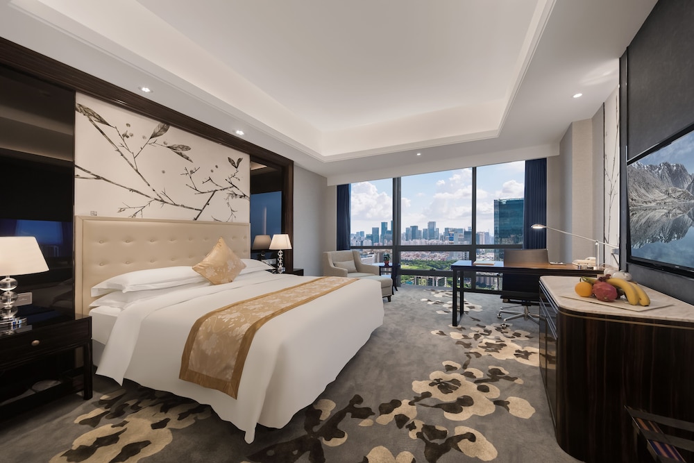 Huaqiang Plaza Hotel 16/42