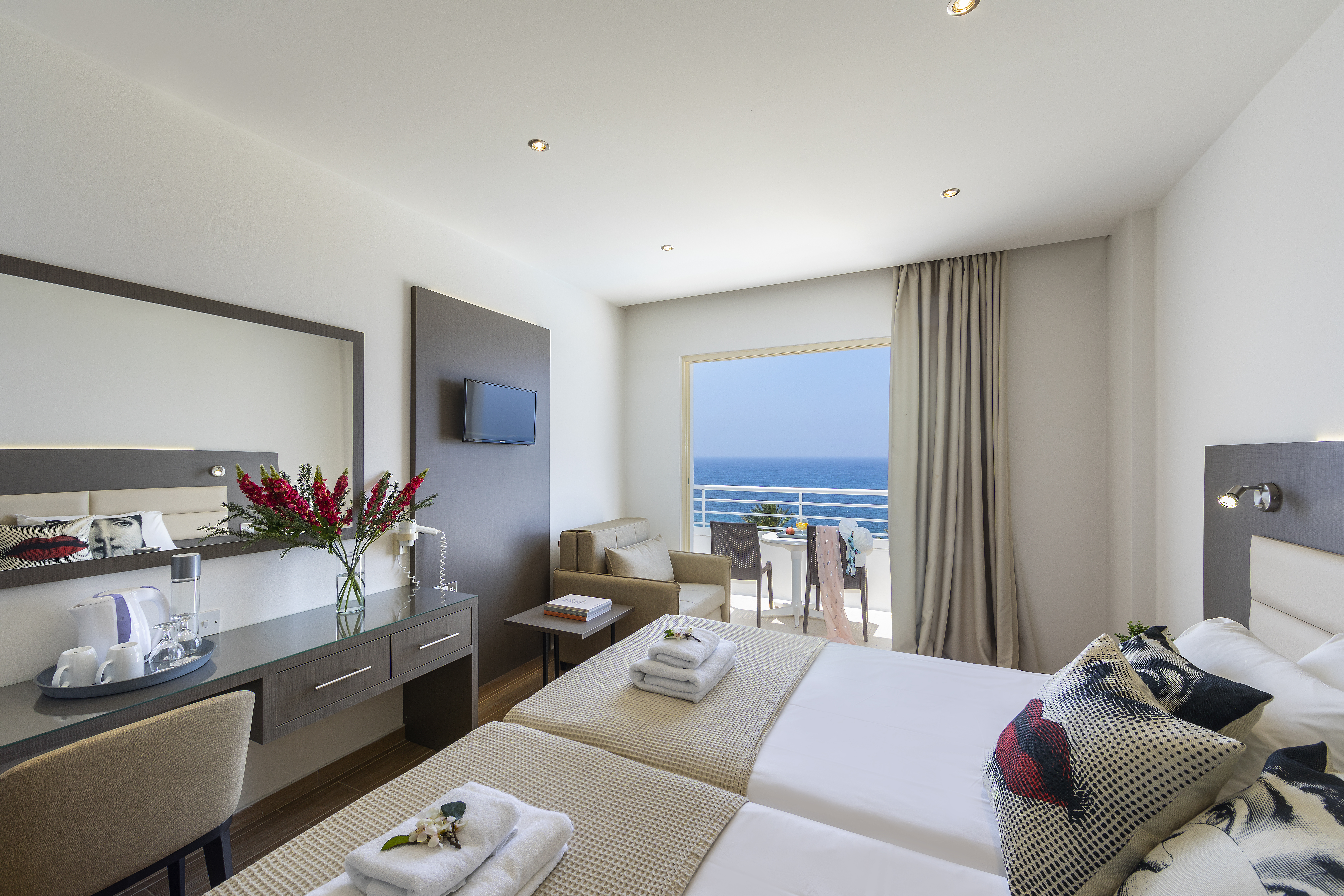 ROOM, TWIN BEDS, SEA VIEW