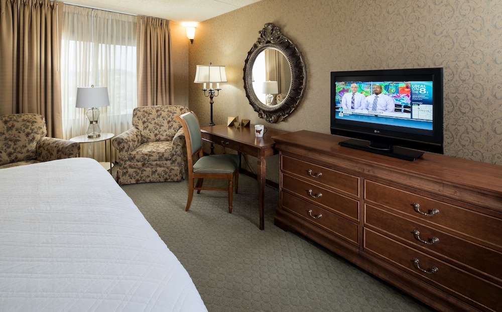 Grand Gateway Hotel 3/27