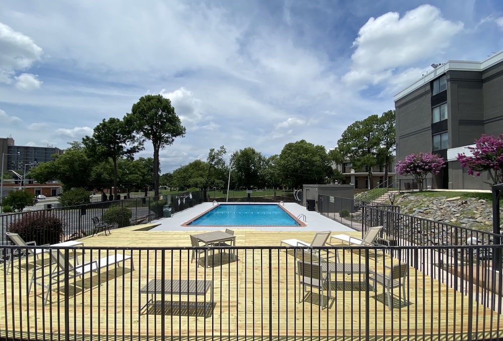Country Inn Suites By Radisson North Little Rock 18/30