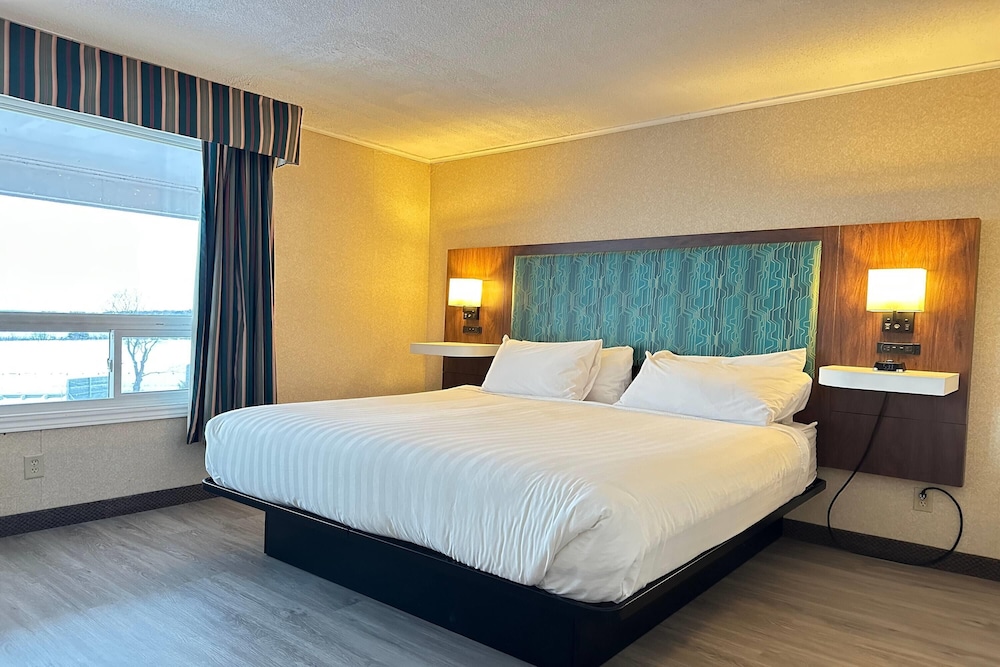Travelodge by Wyndham Amherst 10/48