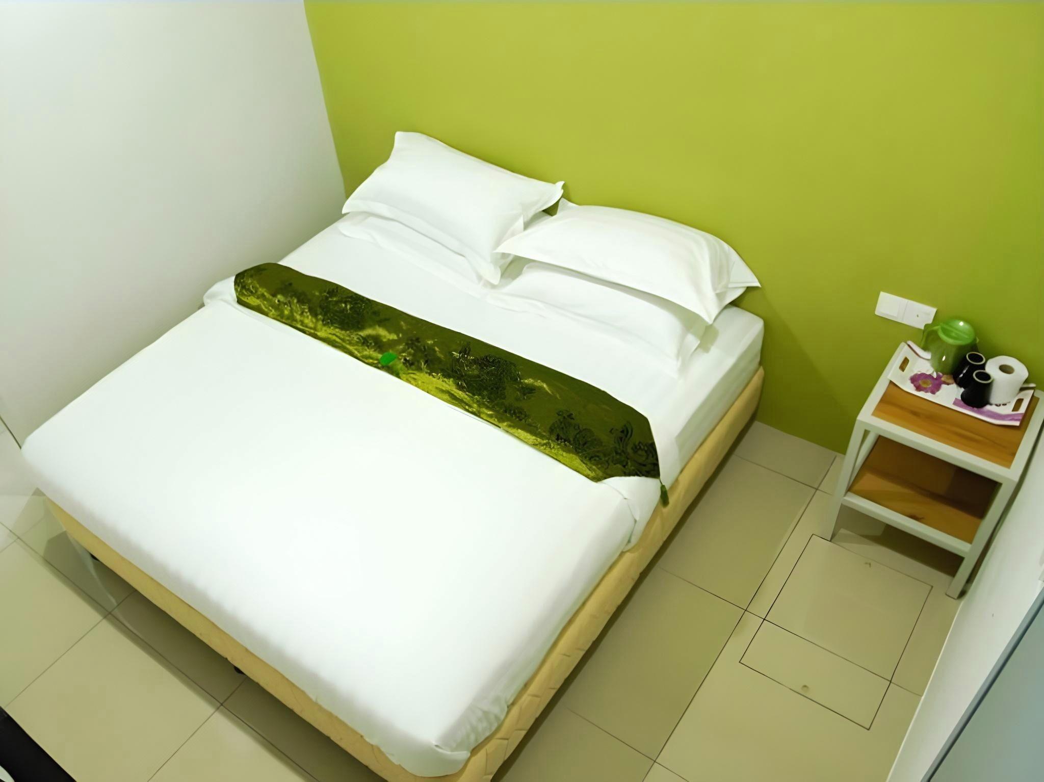 Green Hotel 7/15