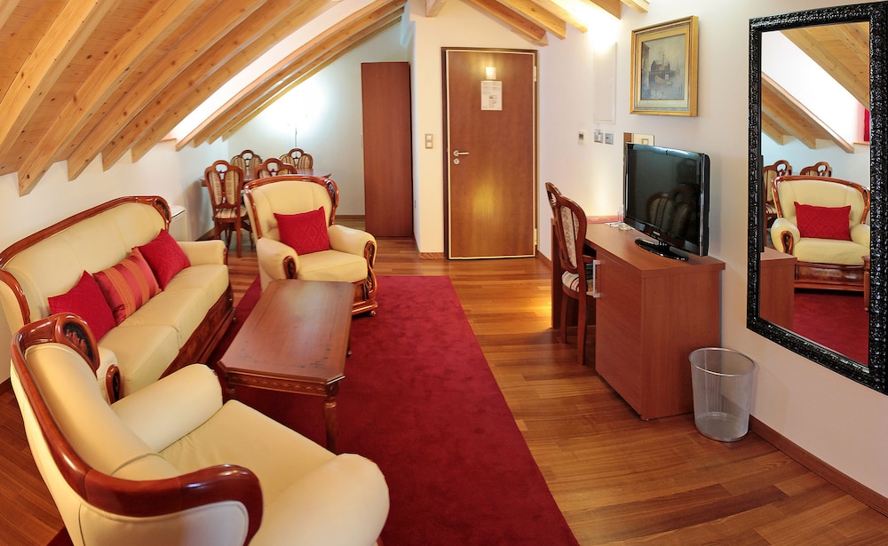 Hotel Monika 43/73
