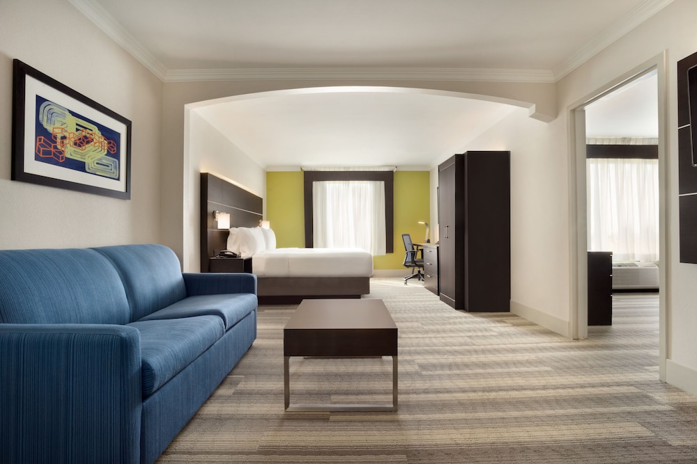 Holiday Inn Express & Suites Dallas NE - Allen 33/55