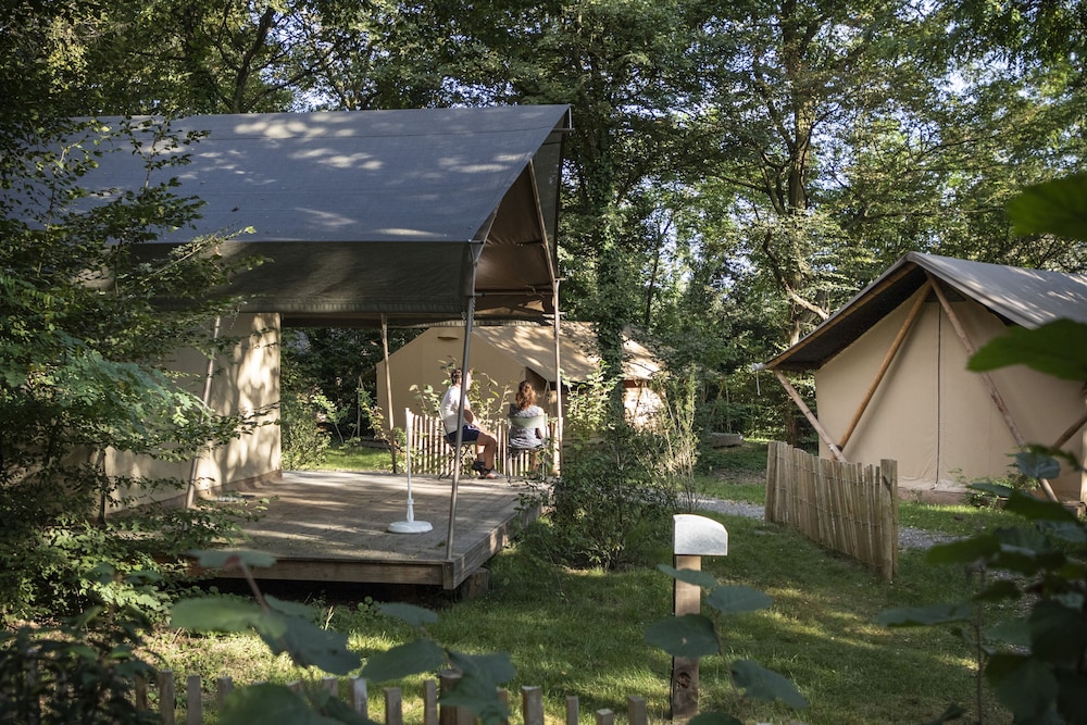 Camping de Lyon 39/50